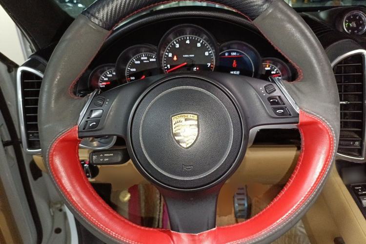 Used Porsche Cayenne 2014 Cayenne Platinum Edition 3.0T Steering Wheel