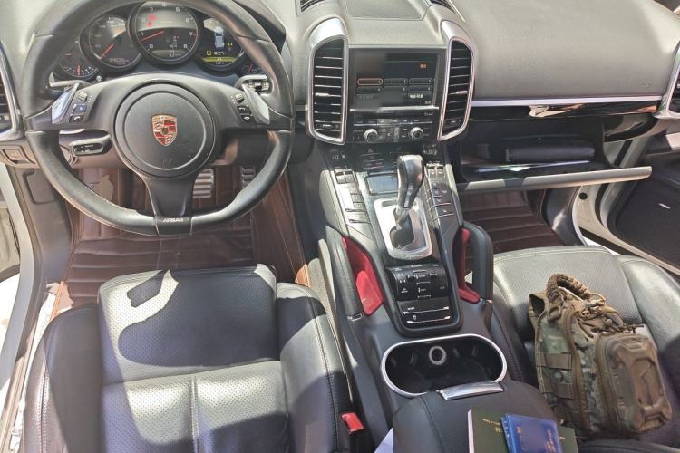 Used Porsche Cayenne 2014 Cayenne Platinum Edition 3.0T Center Console