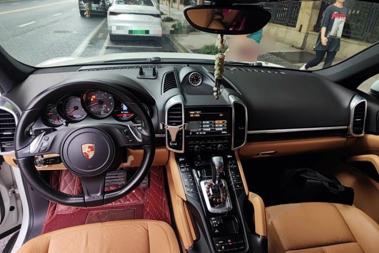 Used Porsche Cayenne  Center Console