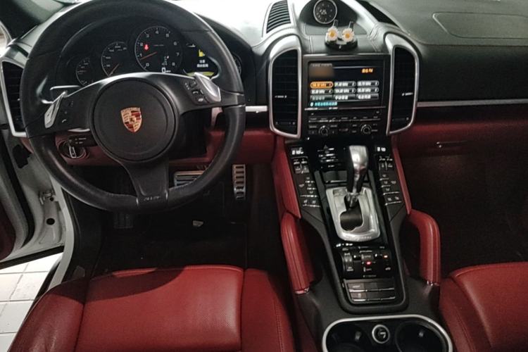 Used Porsche Cayenne  Center Console