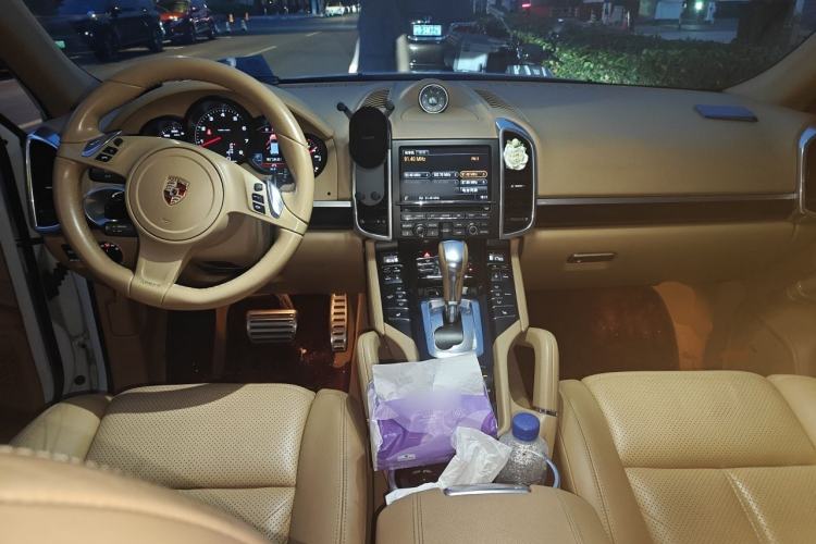Used Porsche Cayenne 2014 Cayenne Platinum Edition 3.0T Center Console