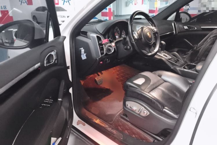 Used Porsche Cayenne 2014 Cayenne Platinum Edition 3.0T Driver Seat