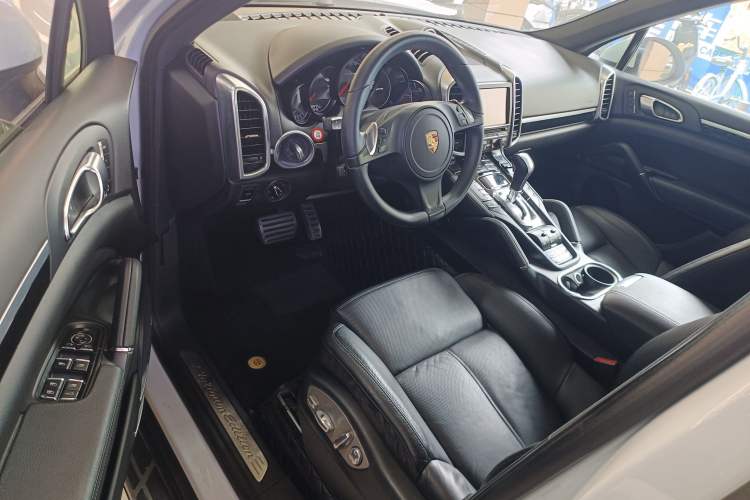 Used Porsche Cayenne 2014 Cayenne Platinum Edition 3.0T Driver Seat