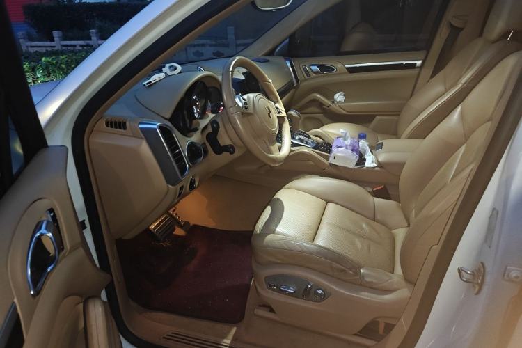 Used Porsche Cayenne 2014 Cayenne Platinum Edition 3.0T Driver Seat