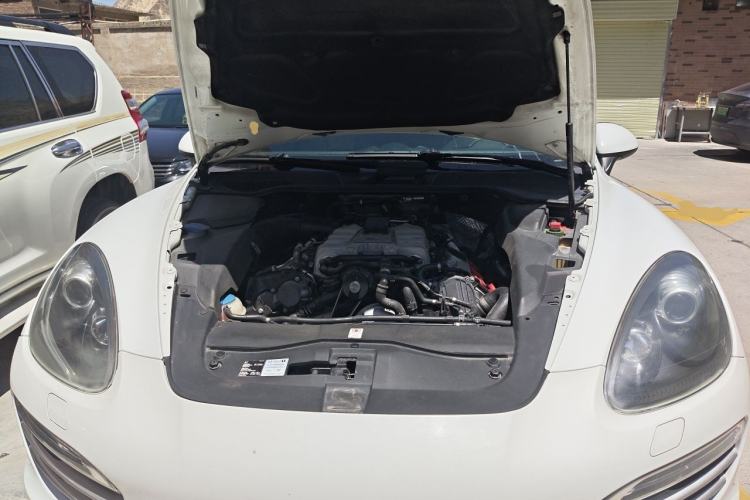 Used Porsche Cayenne 2014 Cayenne Platinum Edition 3.0T Engine Bay