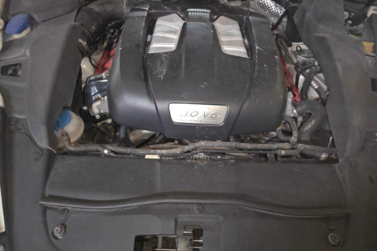 Used Porsche Cayenne 2014 Cayenne Platinum Edition 3.0T Engine Bay