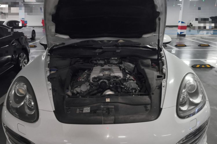 Used Porsche Cayenne 2014 Cayenne Platinum Edition 3.0T Engine Bay