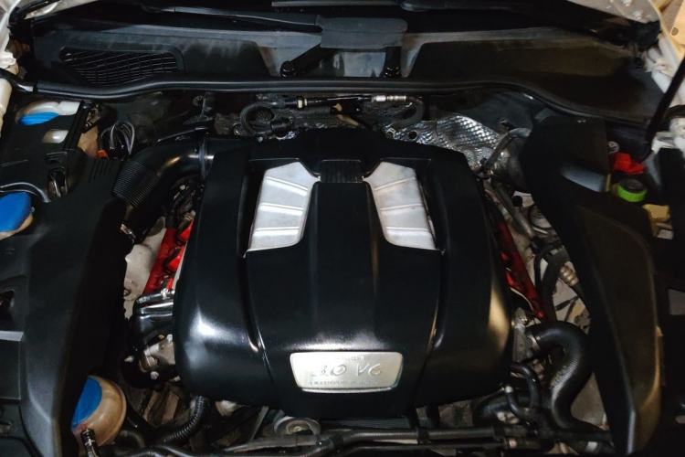 Used Porsche Cayenne 2014 Cayenne Platinum Edition 3.0T Engine Bay