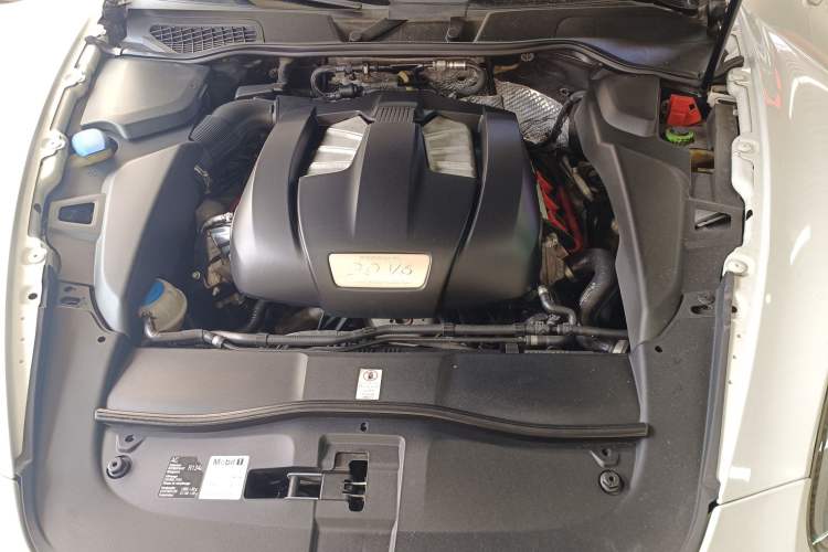 Used Porsche Cayenne 2014 Cayenne Platinum Edition 3.0T Engine Bay
