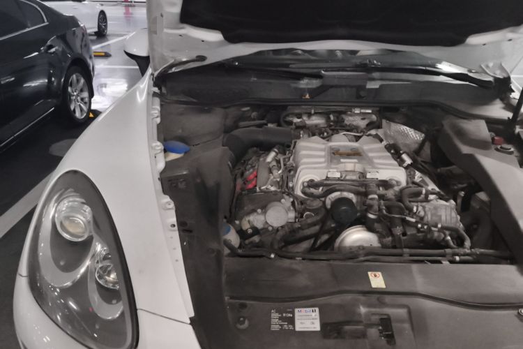 Used Porsche Cayenne 2014 Cayenne Platinum Edition 3.0T Engine Bay Right