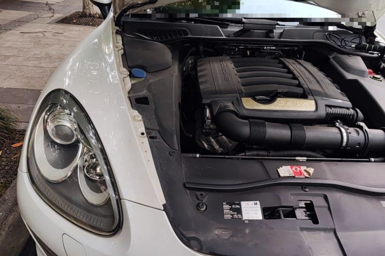 Used Porsche Cayenne  Engine Bay Right
