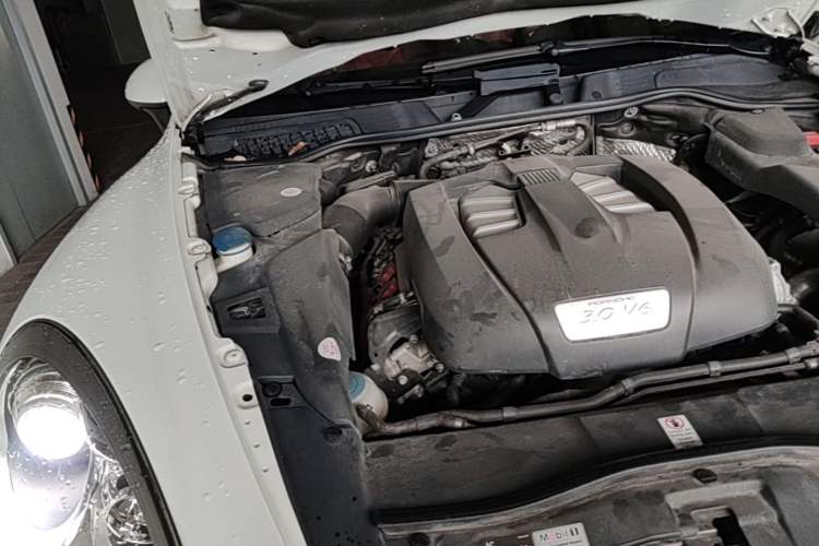 Used Porsche Cayenne  Engine Bay Right