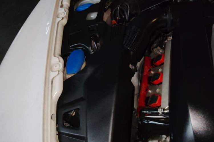 Used Porsche Cayenne 2014 Cayenne Platinum Edition 3.0T Engine Bay Right