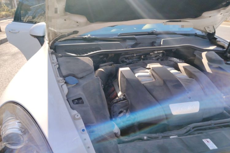 Used Porsche Cayenne 2014 Cayenne Platinum Edition 3.0T Engine Bay Right