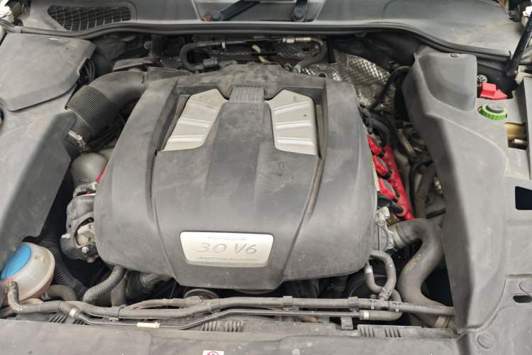 Used Porsche Cayenne 2014 Cayenne Platinum Edition 3.0T Engine Bay