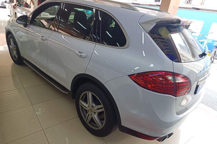 Used Porsche Cayenne 2014 Cayenne Platinum Edition 3.0T Exterior 2