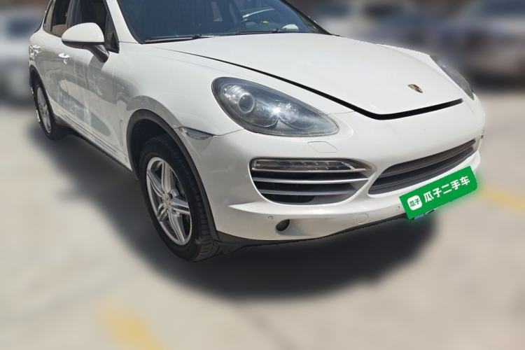 Used Porsche Cayenne 2014 Cayenne Platinum Edition 3.0T Front Right 45 Deg