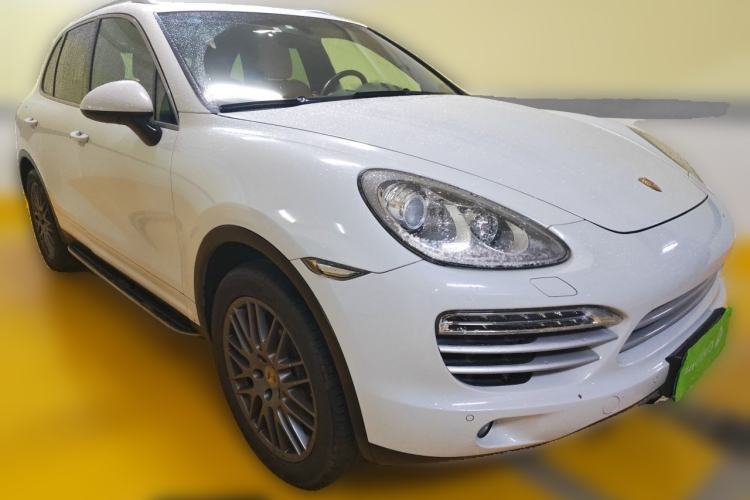 Used Porsche Cayenne 2014 Cayenne Platinum Edition 3.0T Front Right 45 Deg