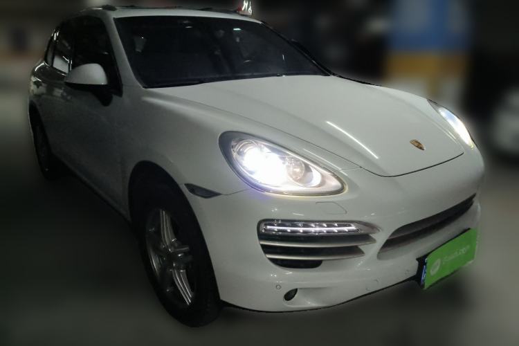 Used Porsche Cayenne 2014 Cayenne Platinum Edition 3.0T Front Right 45 Deg
