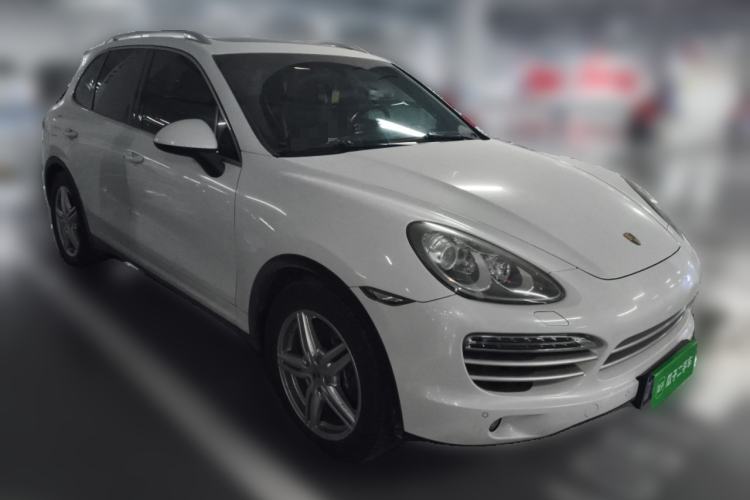 Used Porsche Cayenne 2014 Cayenne Platinum Edition 3.0T Front Right 45 Deg