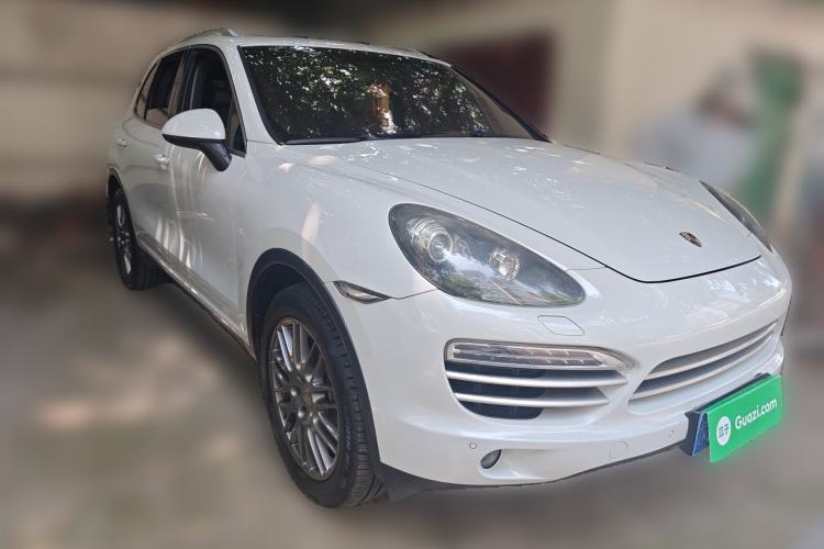 Used Porsche Cayenne 2014 Cayenne Platinum Edition 3.0T Front Right 45 Deg