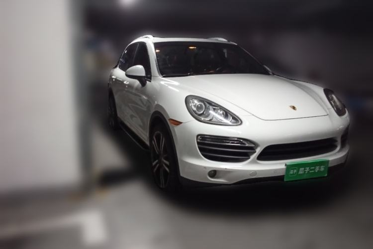 Used Porsche Cayenne 2014 Cayenne Platinum Edition 3.0T Front Right 45 Deg