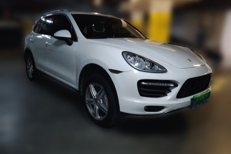 Used Porsche Cayenne 2014 Cayenne Platinum Edition 3.0T Front Right 45 Deg