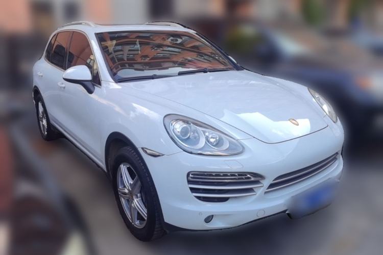 Used Porsche Cayenne 2014 Cayenne Platinum Edition 3.0T Front Right 45 Deg