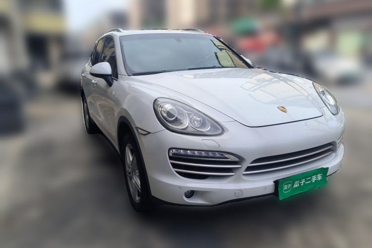 Used Porsche Cayenne 2014 Cayenne Platinum Edition 3.0T Front Right 45 Deg