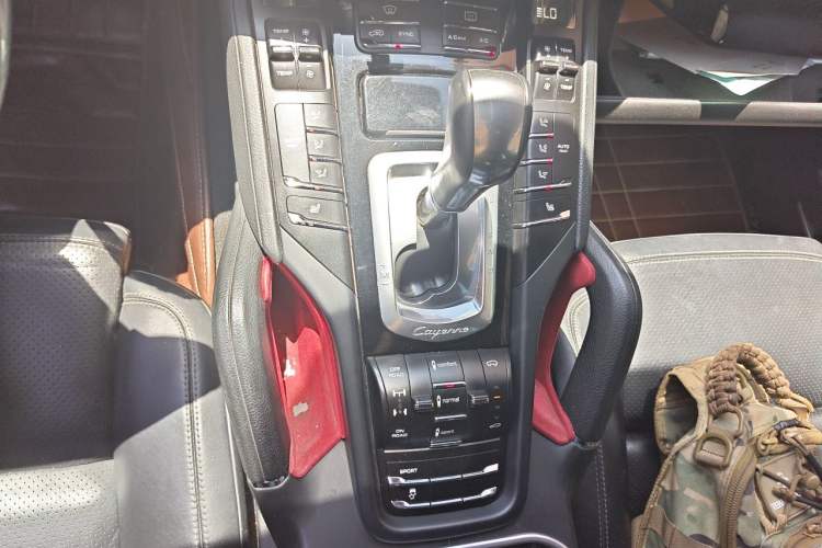 Used Porsche Cayenne 2014 Cayenne Platinum Edition 3.0T Gear Lever