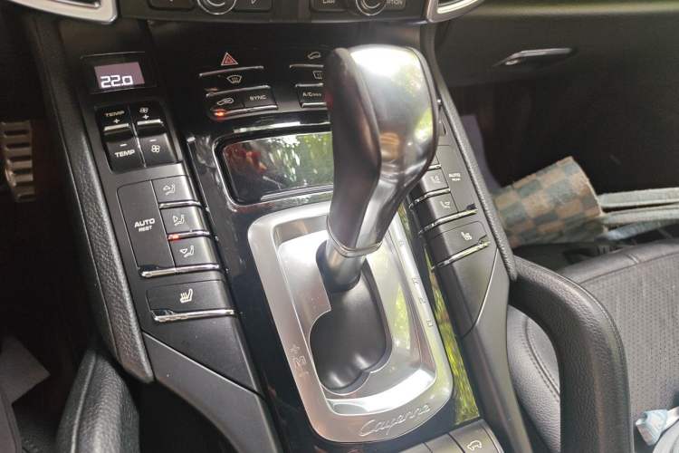 Used Porsche Cayenne 2014 Cayenne Platinum Edition 3.0T Gear Lever