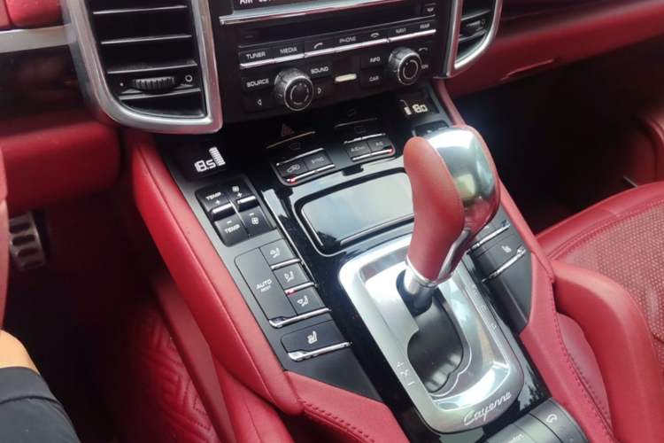 Used Porsche Cayenne 2014 Cayenne Platinum Edition 3.0T Gear Lever