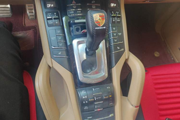 Used Porsche Cayenne 2014 Cayenne Platinum Edition 3.0T Gear Lever