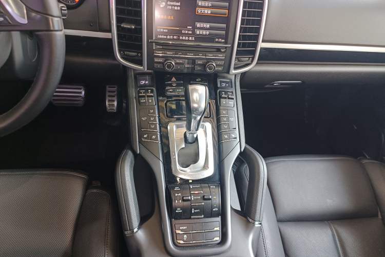 Used Porsche Cayenne 2014 Cayenne Platinum Edition 3.0T Gear Lever