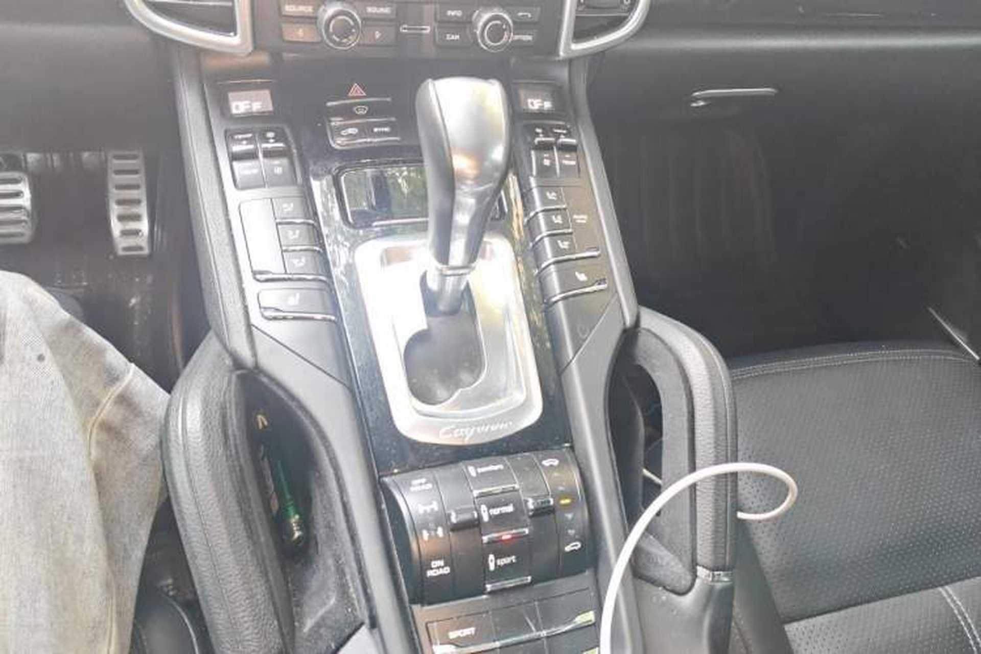 Used Porsche Cayenne 2014 Cayenne Platinum Edition 3.0T Gear Lever