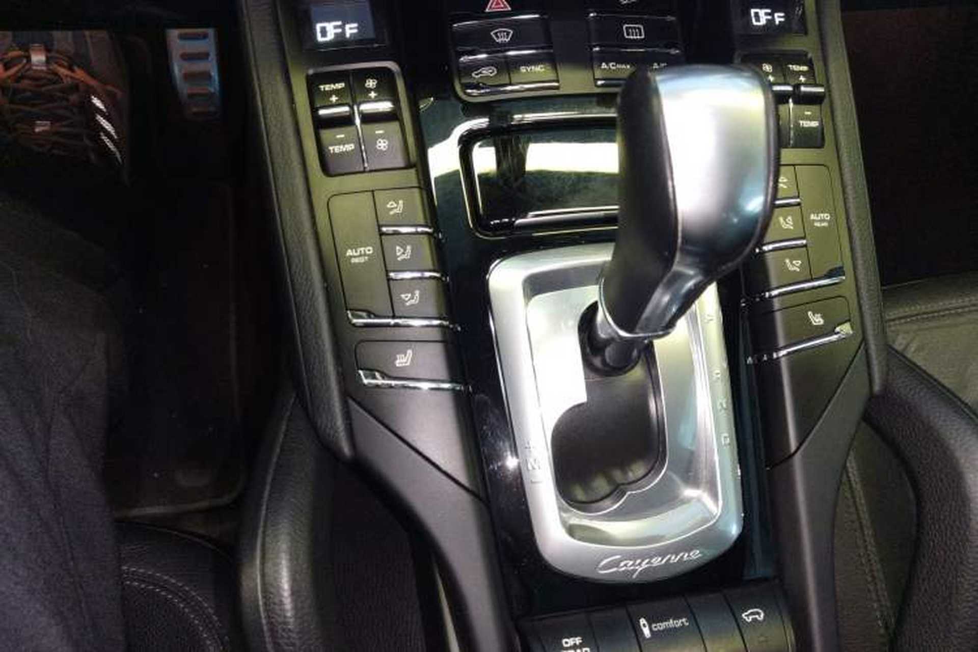 Used Porsche Cayenne 2014 Cayenne Platinum Edition 3.0T Gear Lever