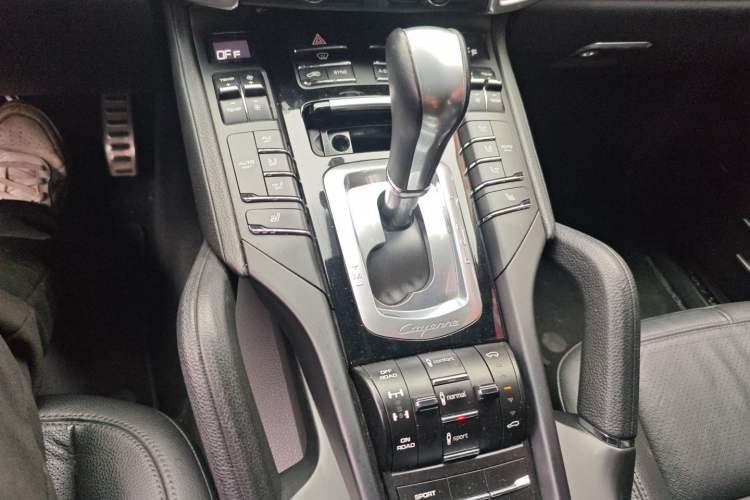 Used Porsche Cayenne 2014 Cayenne Platinum Edition 3.0T Gear Lever