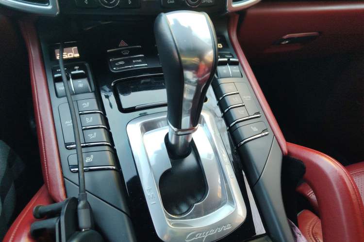 Used Porsche Cayenne 2014 Cayenne Platinum Edition 3.0T Gear Lever