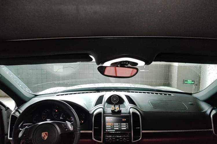 Used Porsche Cayenne  Headliner
