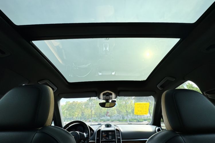 Used Porsche Cayenne 2014 Cayenne Platinum Edition 3.0T Headliner