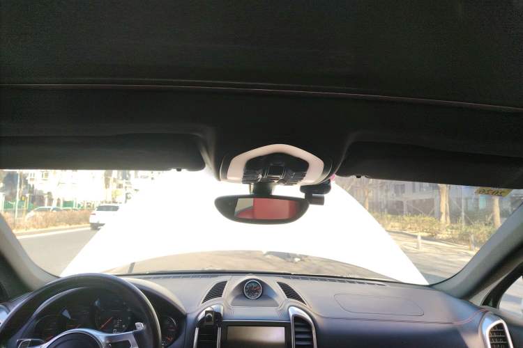 Used Porsche Cayenne 2014 Cayenne Platinum Edition 3.0T Headliner