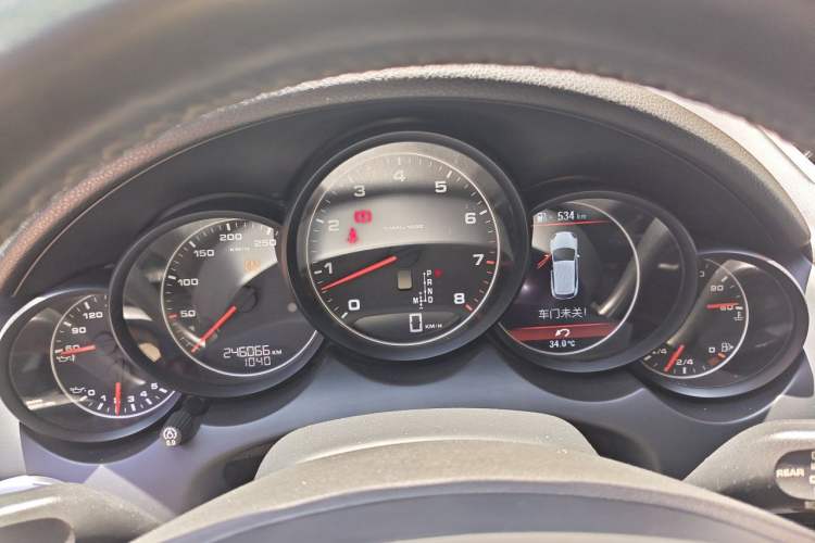 Used Porsche Cayenne 2014 Cayenne Platinum Edition 3.0T Instrument Cluster