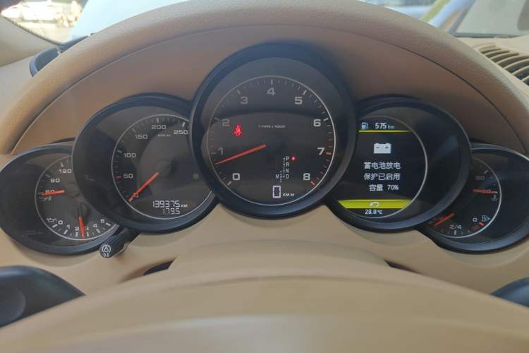 Used Porsche Cayenne 2014 Cayenne Platinum Edition 3.0T Instrument Cluster