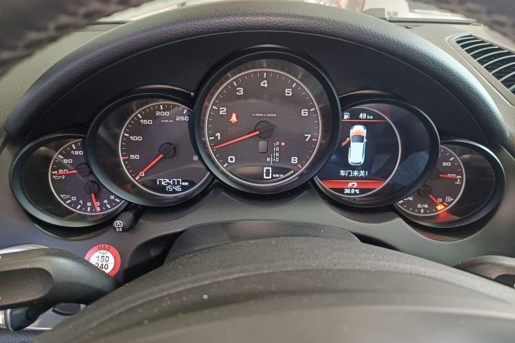 Used Porsche Cayenne 2014 Cayenne Platinum Edition 3.0T Instrument Cluster