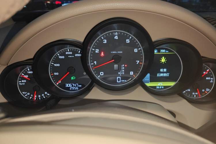 Used Porsche Cayenne 2014 Cayenne Platinum Edition 3.0T Instrument Cluster
