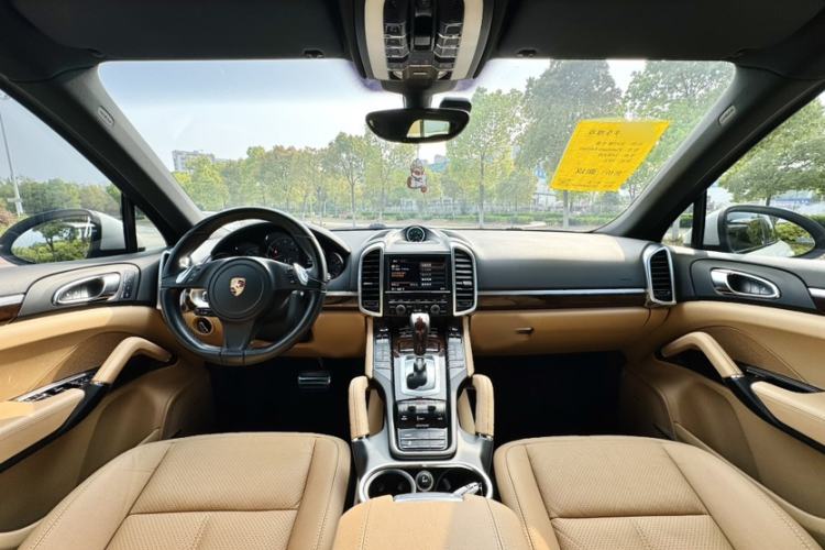 Used Porsche Cayenne 2014 Cayenne Platinum Edition 3.0T Interior 1