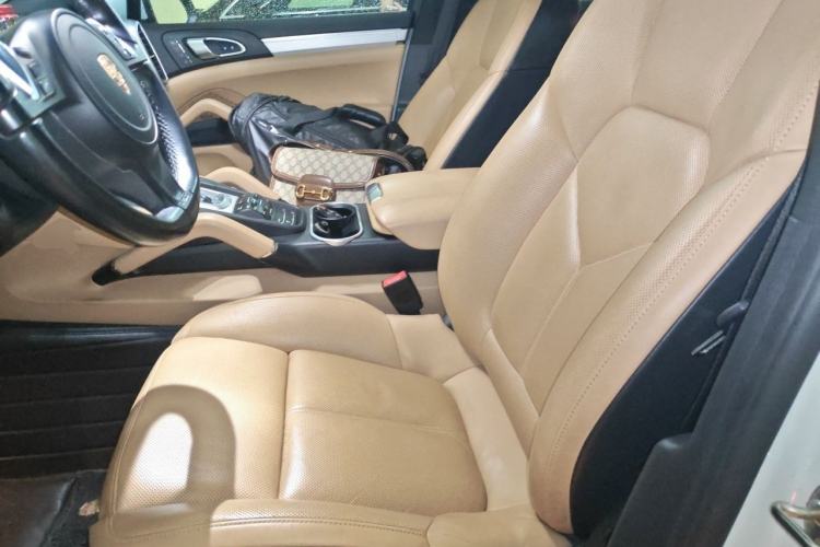 Used Porsche Cayenne 2014 Cayenne Platinum Edition 3.0T Left Front Seat