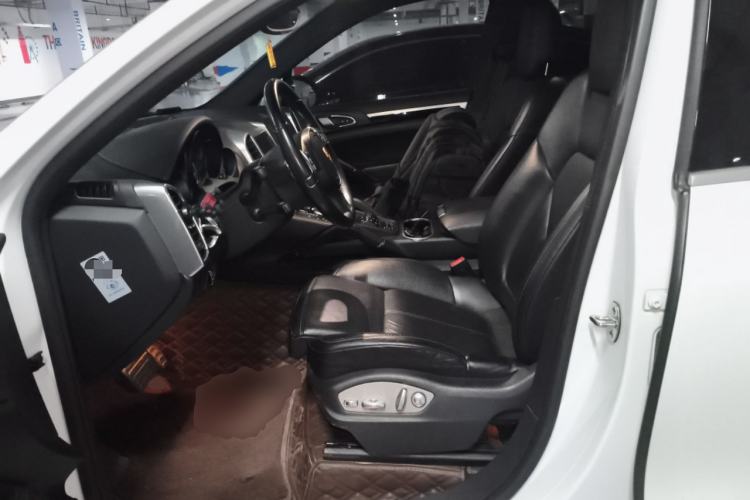 Used Porsche Cayenne 2014 Cayenne Platinum Edition 3.0T Left Front Seat