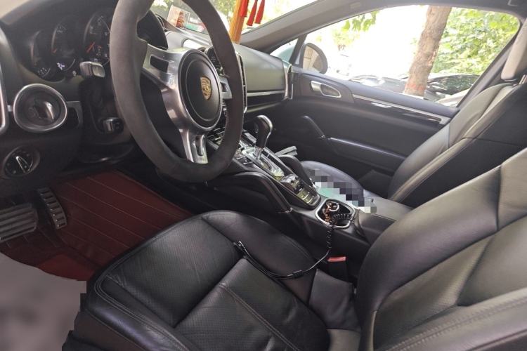 Used Porsche Cayenne 2014 Cayenne Platinum Edition 3.0T Left Front Seat