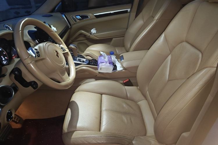 Used Porsche Cayenne 2014 Cayenne Platinum Edition 3.0T Left Front Seat